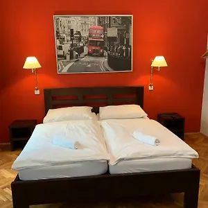Otel Central Station Studios, Prag